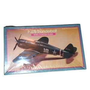 Vintage NEW Thunderbolt P-47B Model WW2 Plane Kit New In Sealed Box